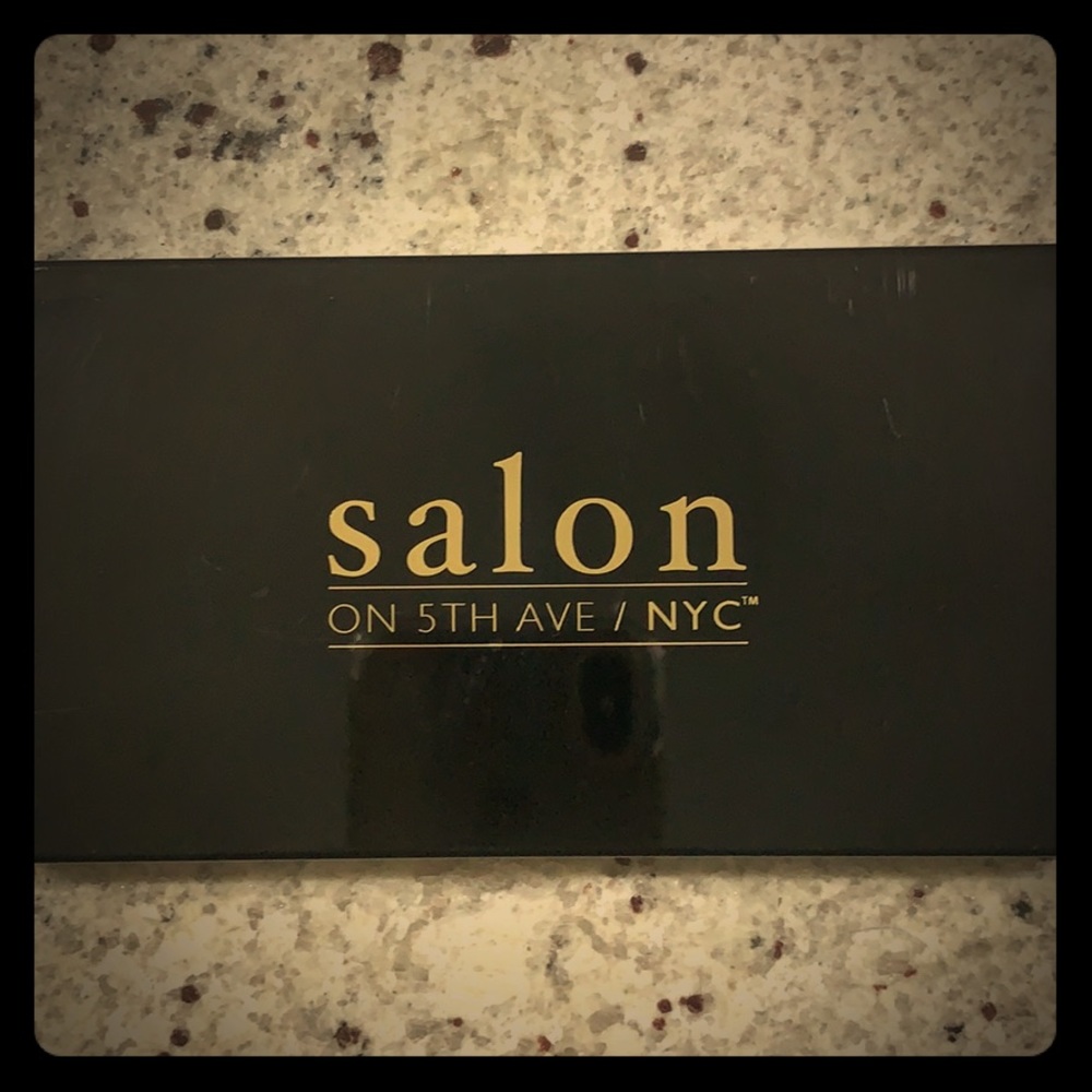 SOLD!!Salon on 5th Avenue Root Concealer Browns